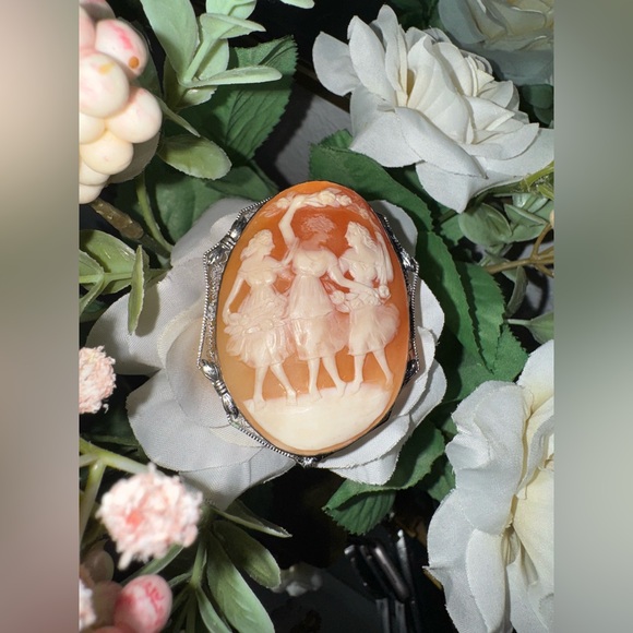 Three Graces Carved Shell Cameo Filigree Pendant / Brooch